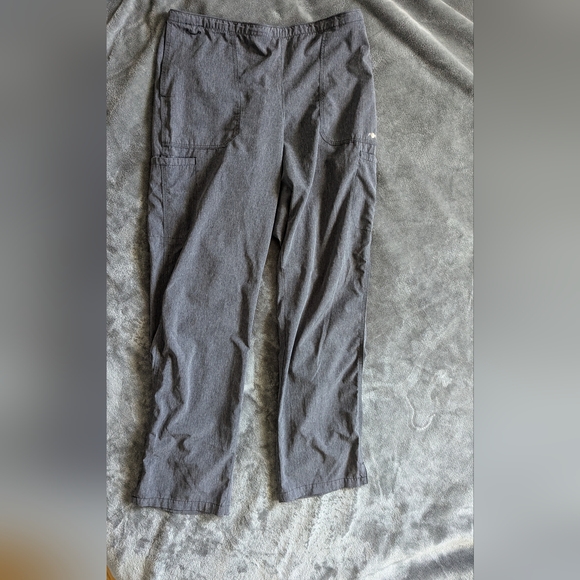 Large Carhartt Dark Grey Scrub Set -includes top and pants - Picture 2 of 8